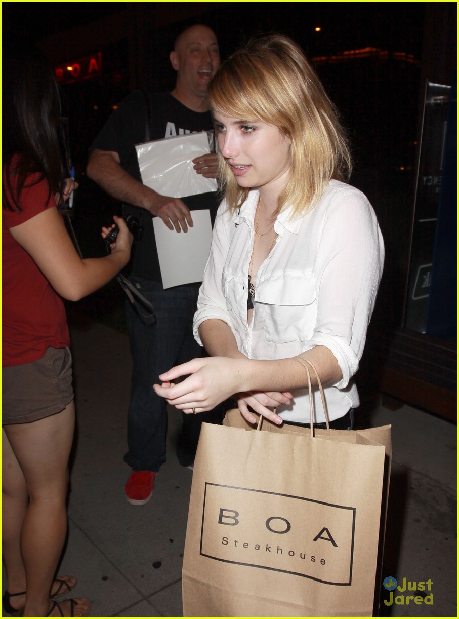 Emma Roberts: Boa Beauty