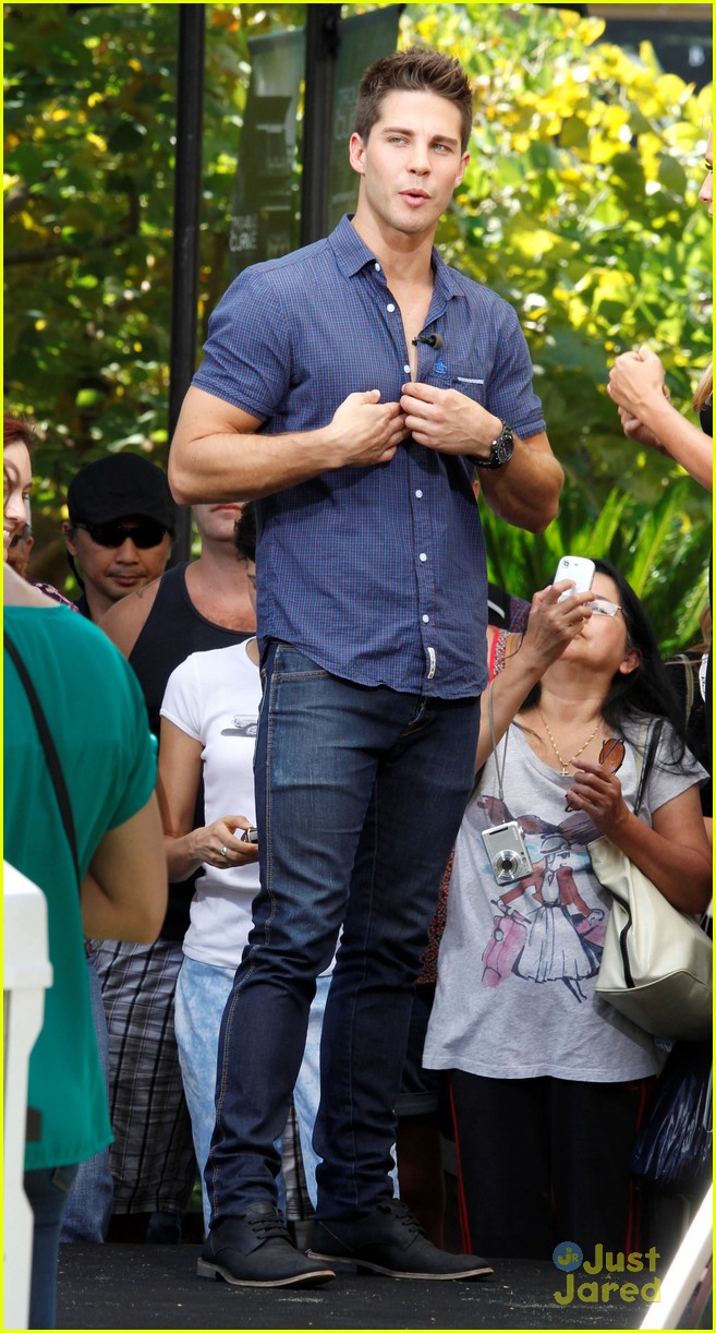 Dean Geyer Talks 'Glee' at The Grove!