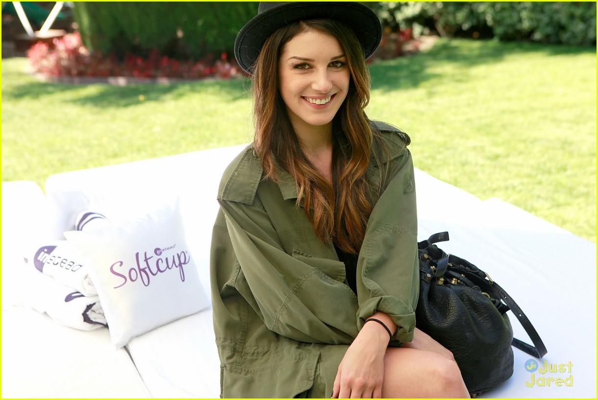 Shenae Grimes & AnnaLynne McCord Stop By The Softcup Beauty Retreat