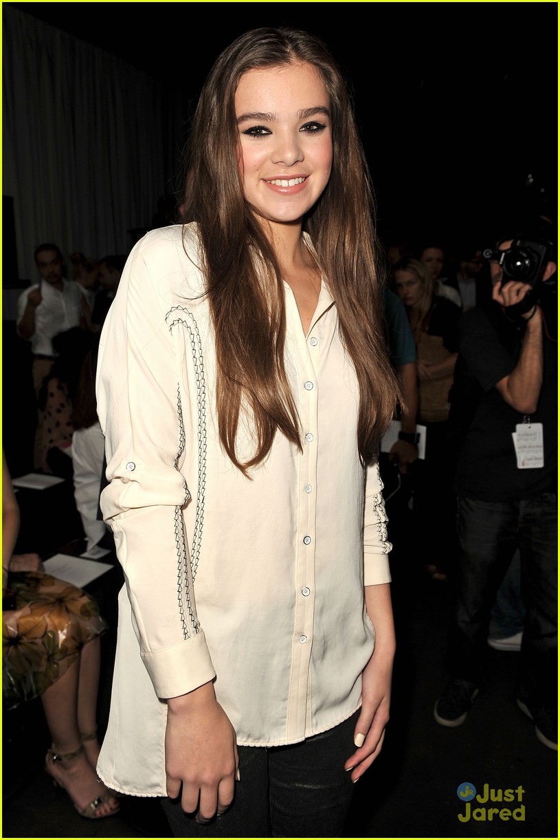 Hailee Steinfeld: Peter Som Fashion Starlet