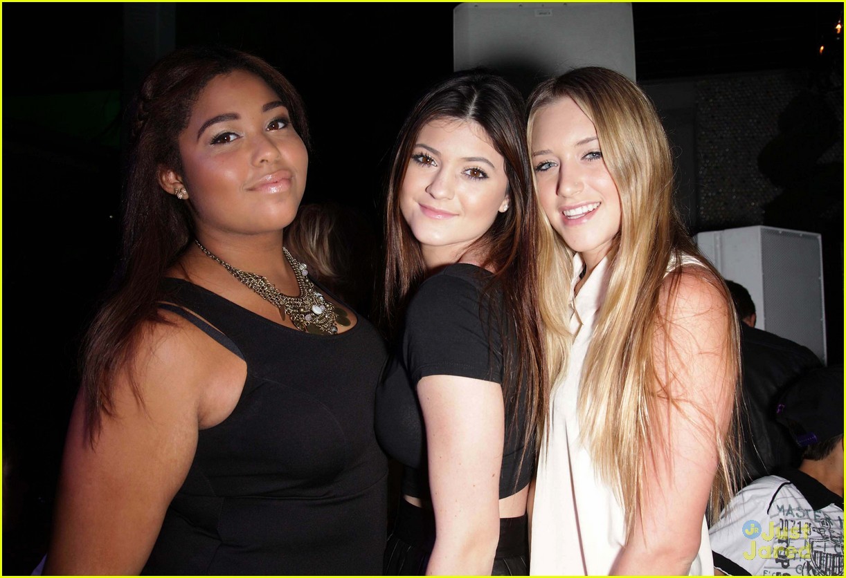 Hailee Steinfeld: Zendaya's Sweet 16 with Kelli Berglund & Kylie Jenner