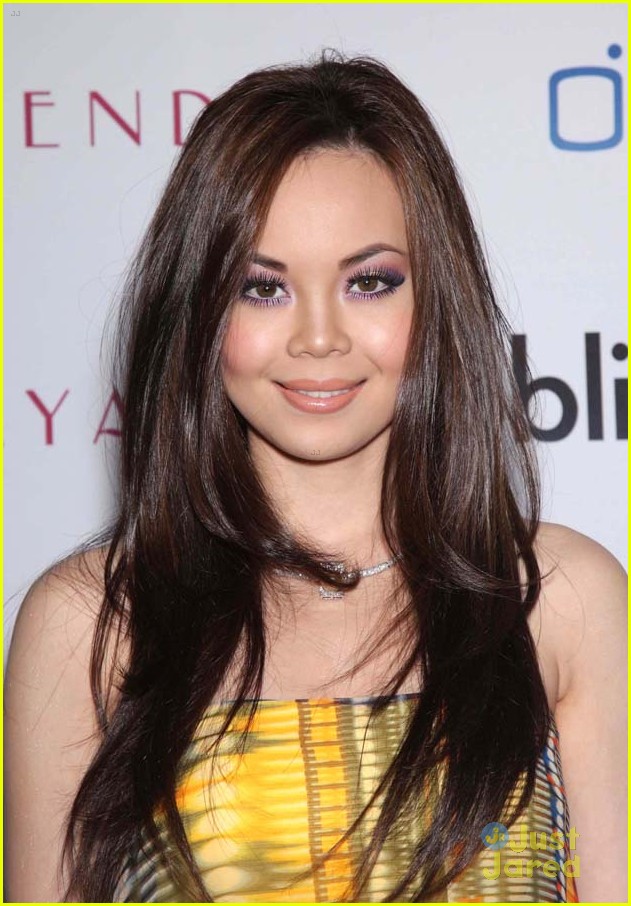 Hailee Steinfeld: Zendaya's Sweet 16 with Kelli Berglund & Kylie Jenner