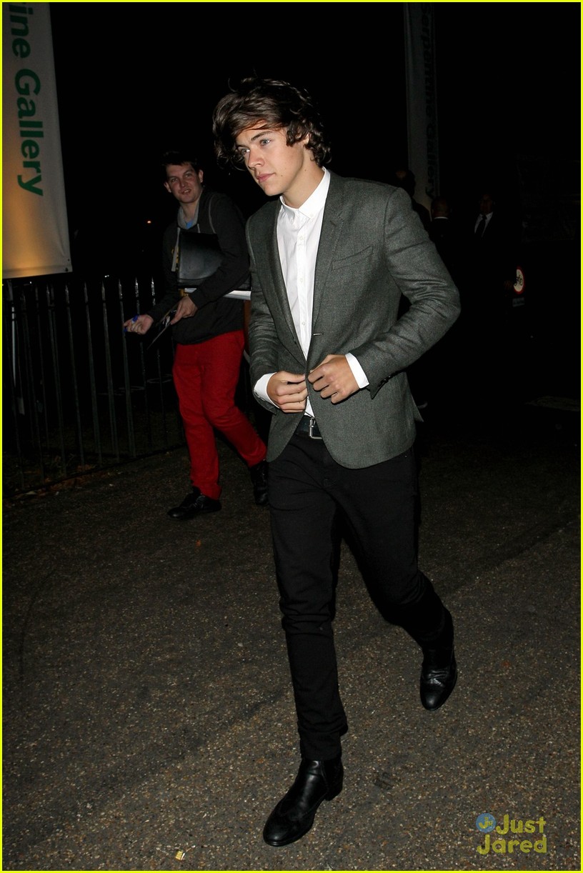 Harry Styles Dating Model Cara Delevingne?