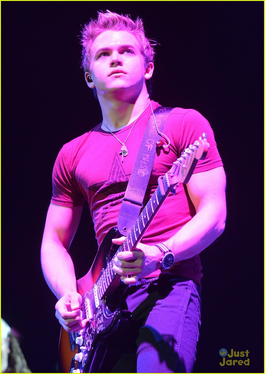 Hunter Hayes: 'Wanted' Sells Over One Million Tracks!