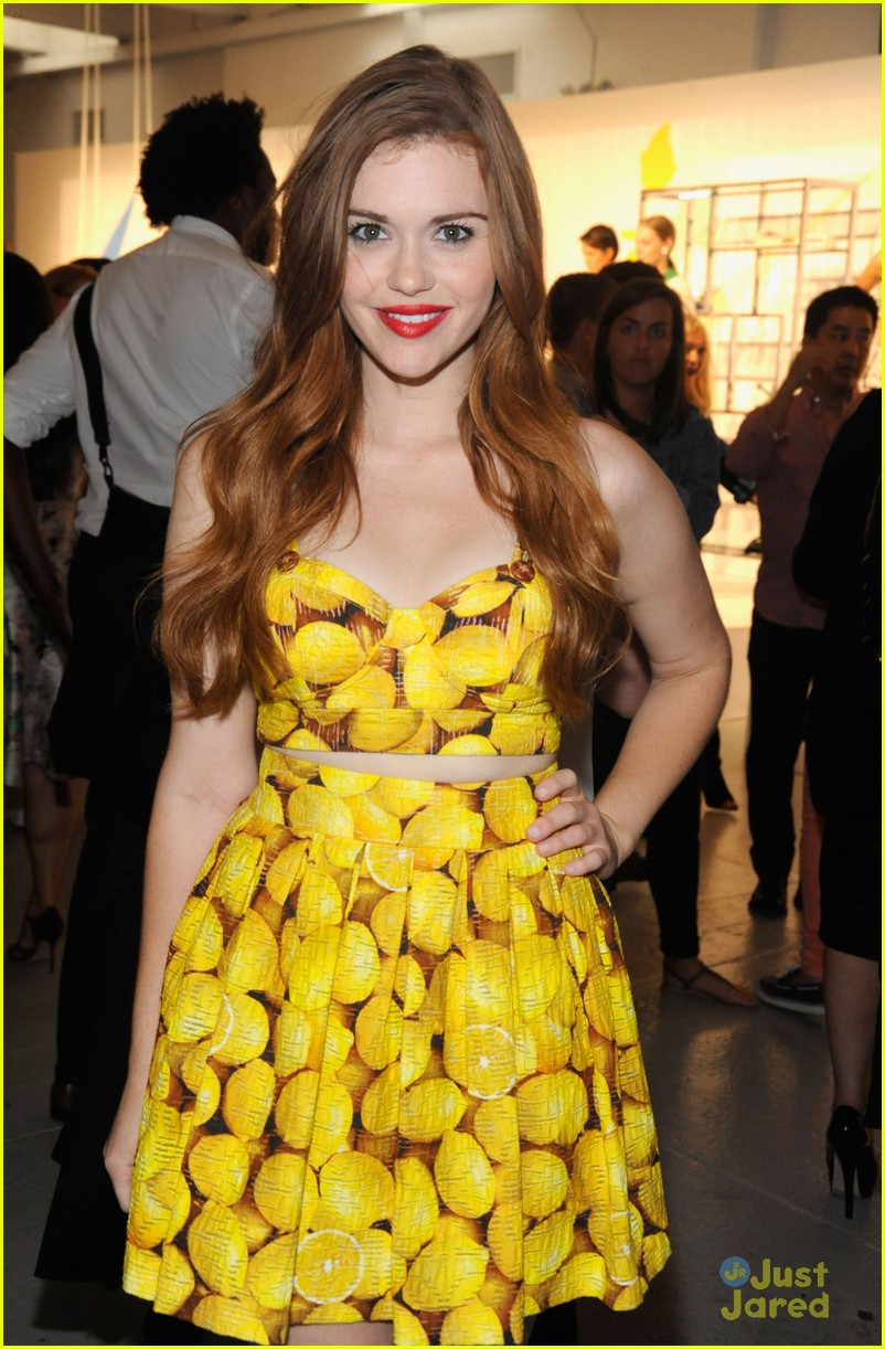 Holland Roden: alice + olivia Presentation Pretty