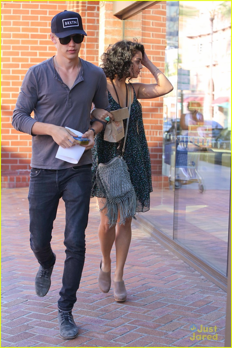 Vanessa Hudgens & Austin Butler: Beverly Hills Check-Up