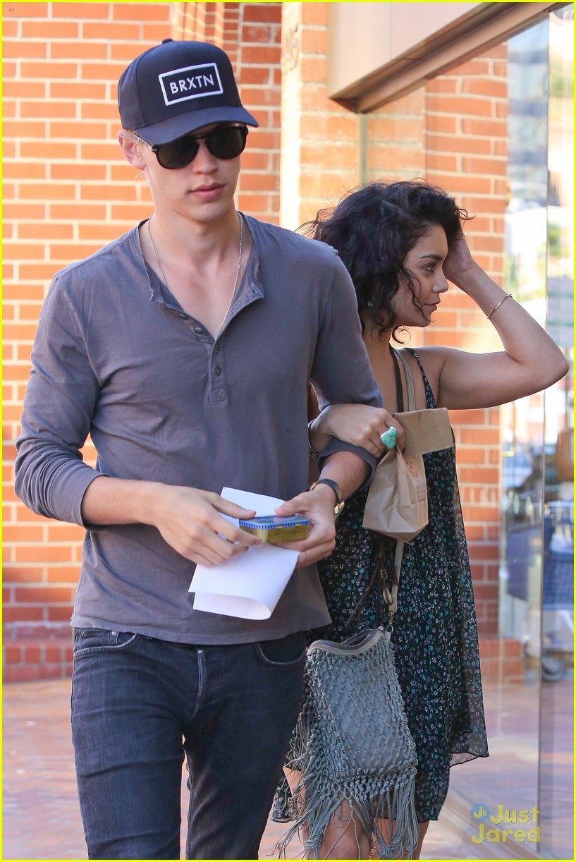 Vanessa Hudgens & Austin Butler: Beverly Hills Check-Up