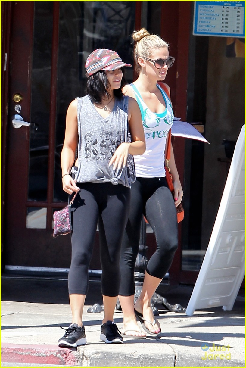 Vanessa Hudgens & Austin Butler Spend Time with Pals