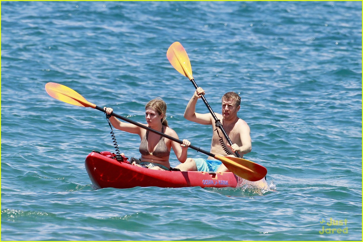 Jennette McCurdy: Kayaking Cutie