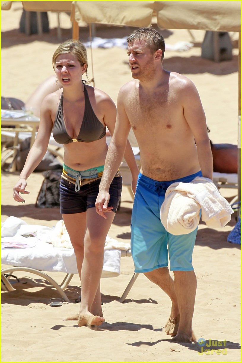 Jennette McCurdy: Kayaking Cutie