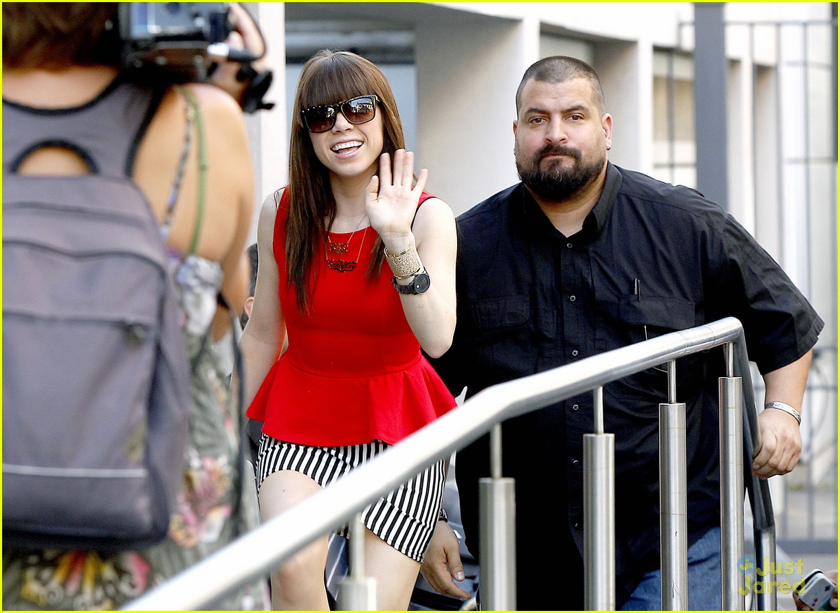 Carly Rae Jepsen: Peplums in Paris
