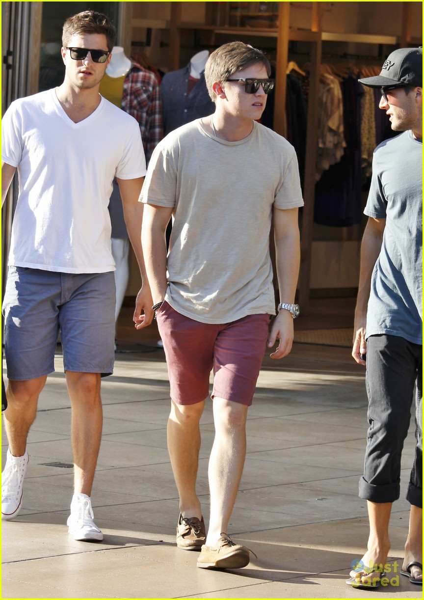 Jesse McCartney Debuts New Song!