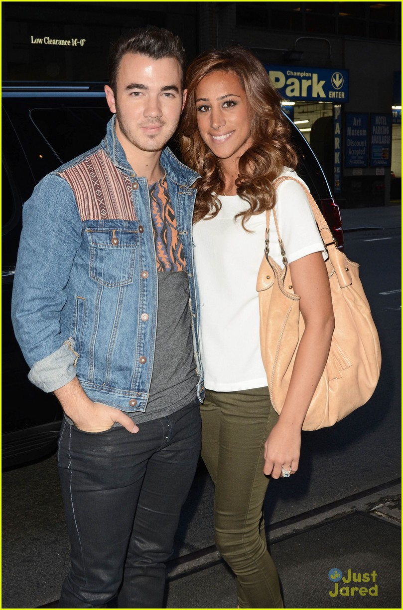 The Jonas Brothers: Dinner With Danielle