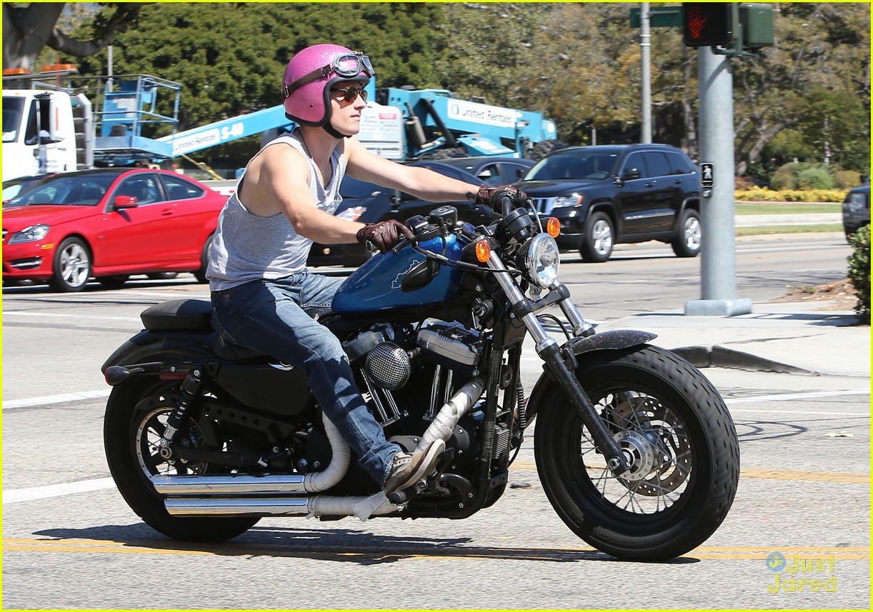 Josh Hutcherson: Pink Helmet Hunk