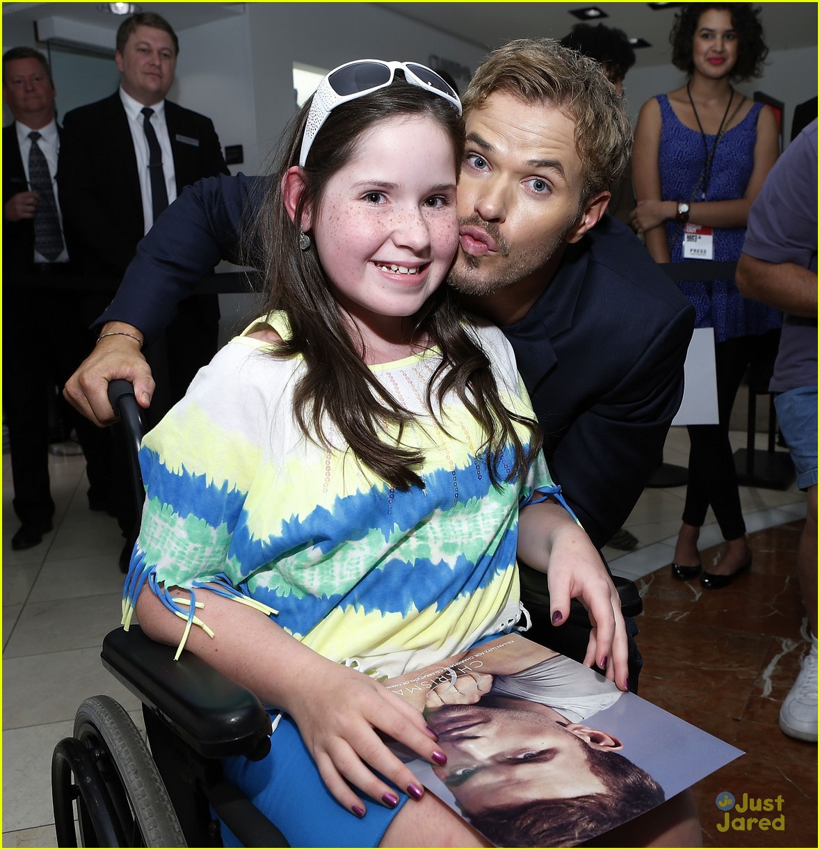 Kellan Lutz: Fashion's Night Out with Bloomingdale's!