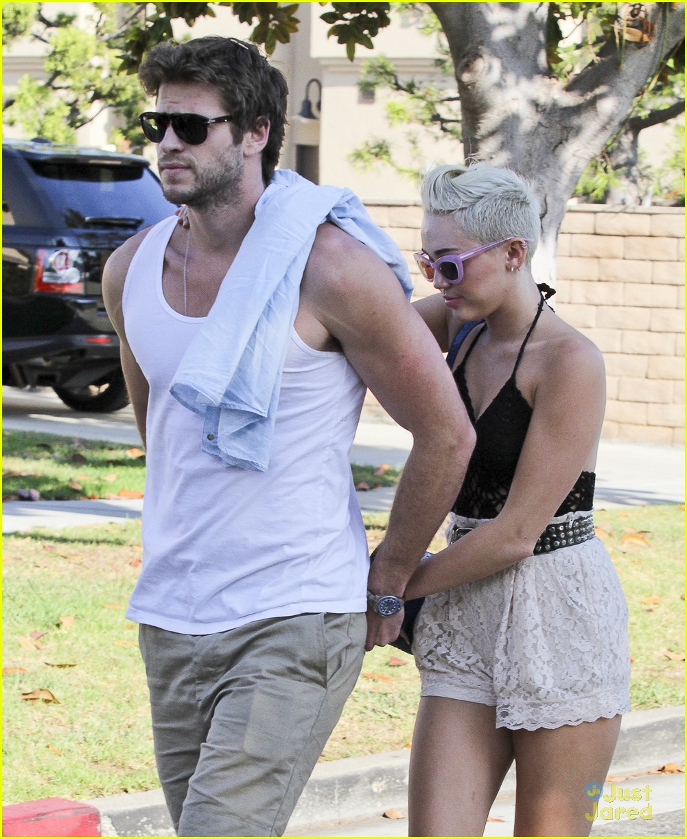 Miley Cyrus In Talks For Bonnie & Clyde Miniseries