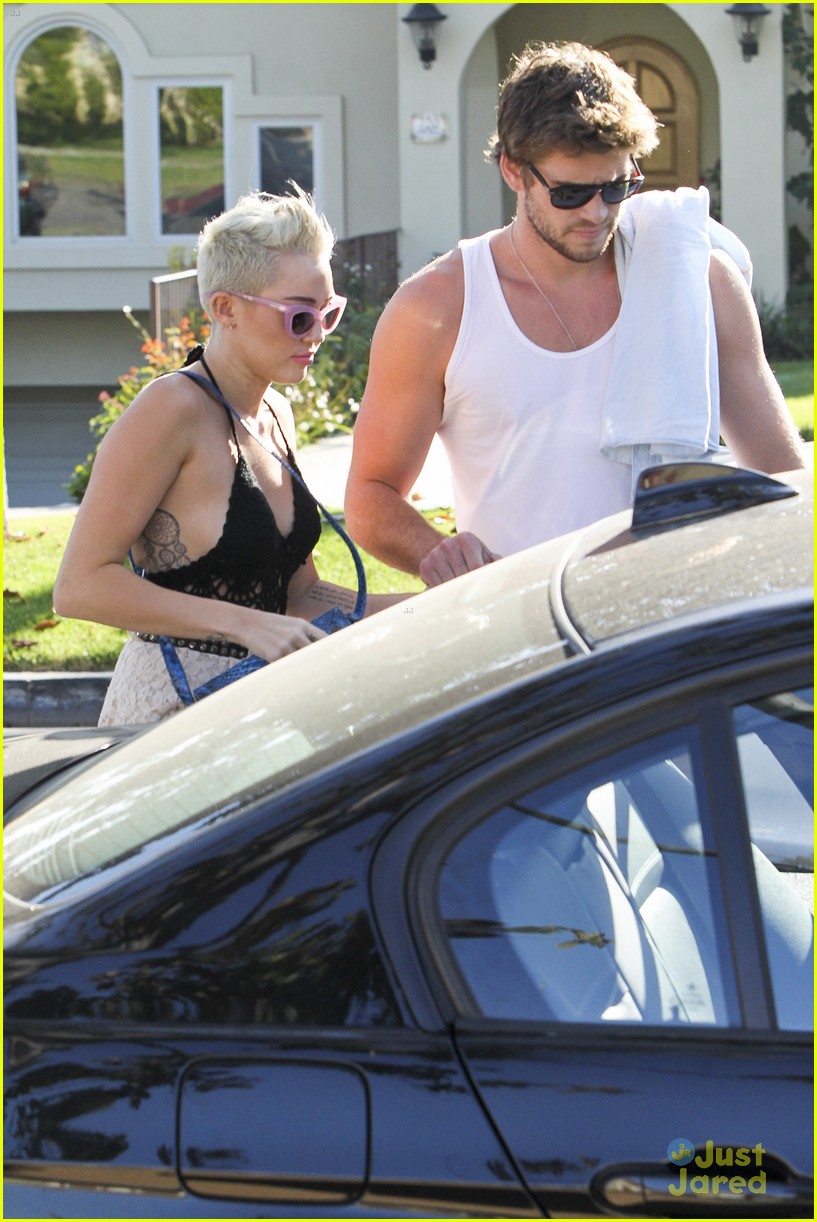 Miley Cyrus In Talks For Bonnie & Clyde Miniseries