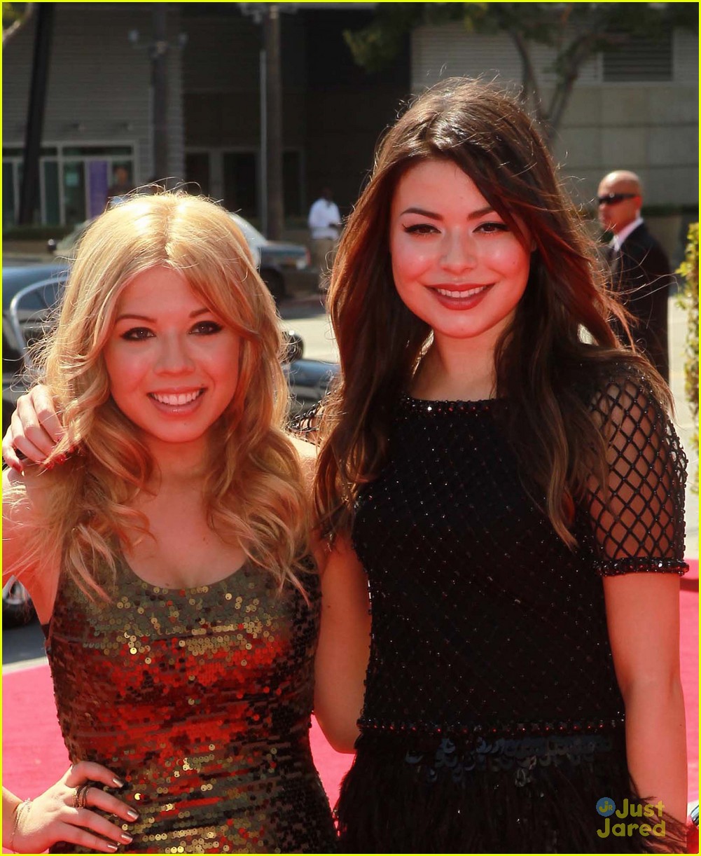 Miranda Cosgrove: Creative Arts Emmys with Jennette McCurdy