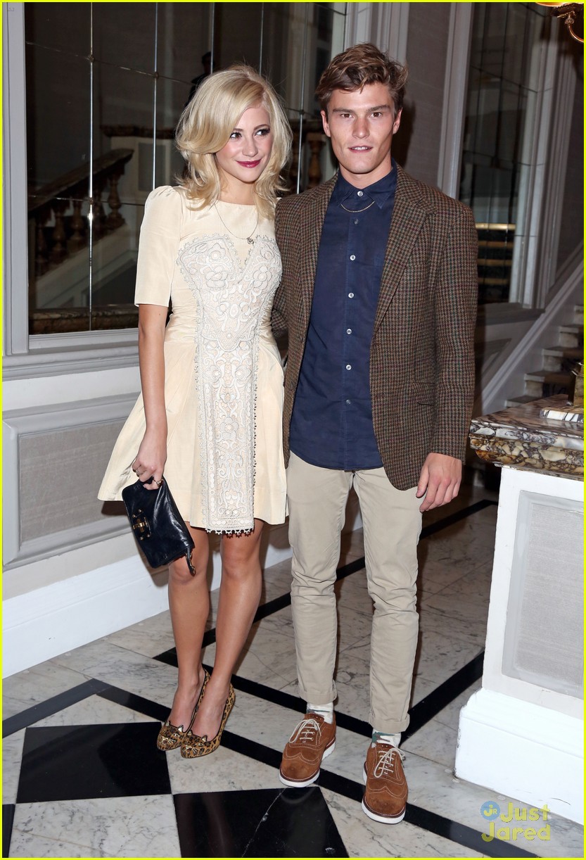 Pixie Lott: Moschino & Temperley London Fashion Shows
