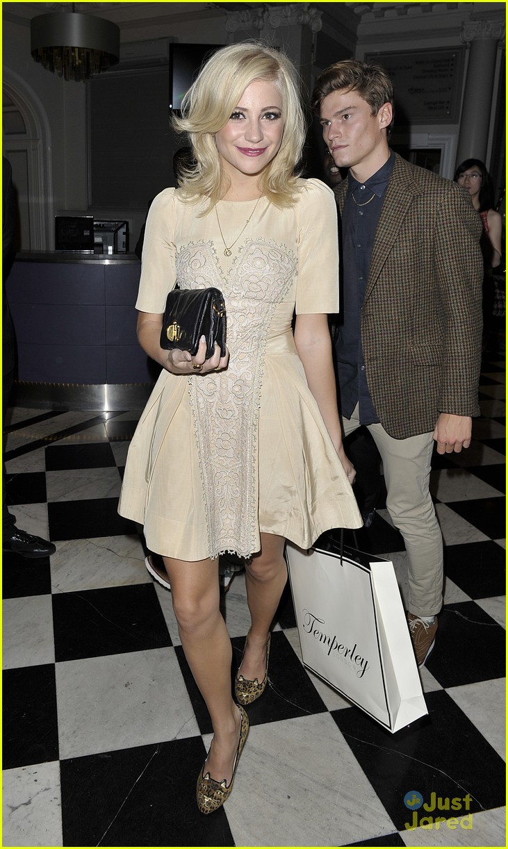 Pixie Lott: Moschino & Temperley London Fashion Shows