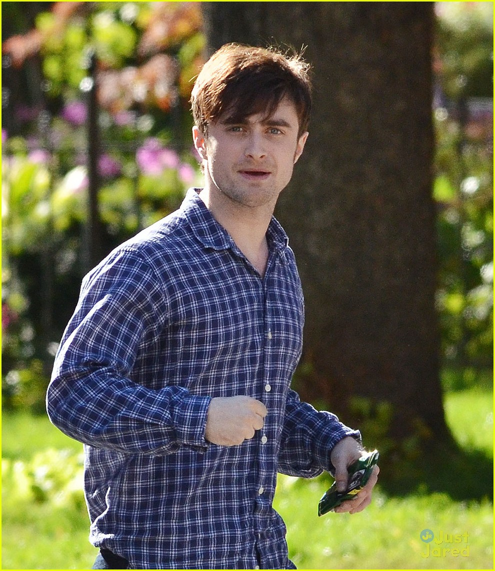  Daniel Radcliffe: 'The F Word' Set Pics!