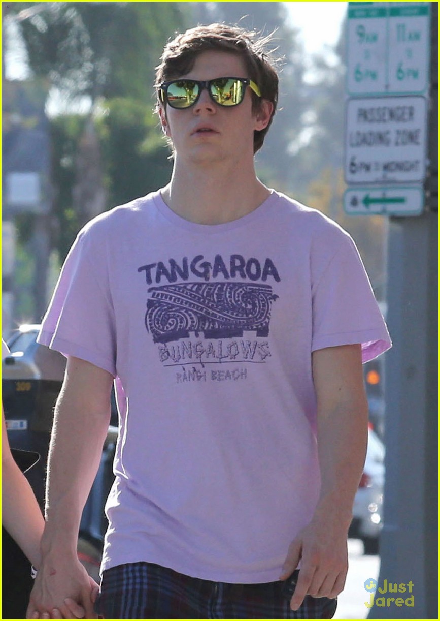 Emma Roberts & Evan Peters: Melrose Avenue Shoppers!