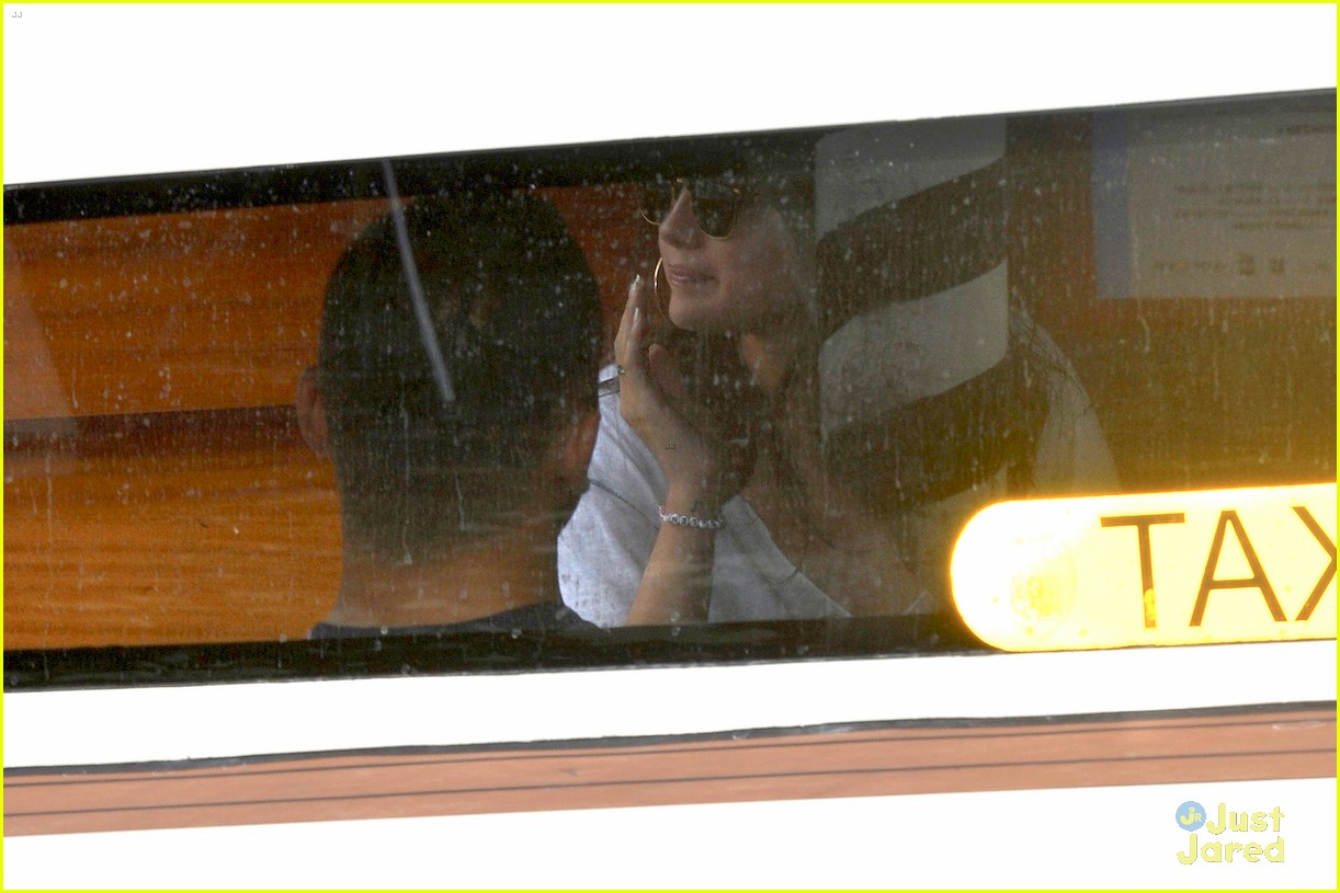 Selena Gomez Makes it to Venice!