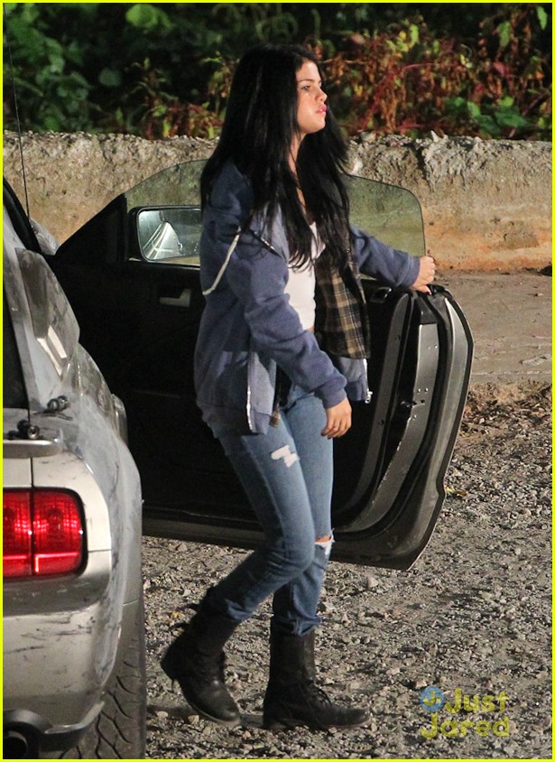 Selena Gomez: 'Getaway' Visit From Ashley Tisdale