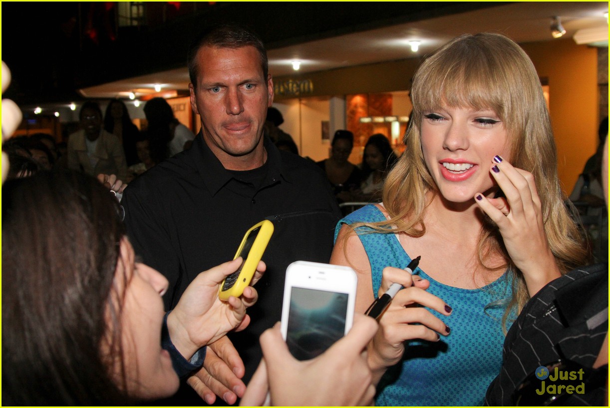 Taylor Swift: Fan Friendly in Brazil