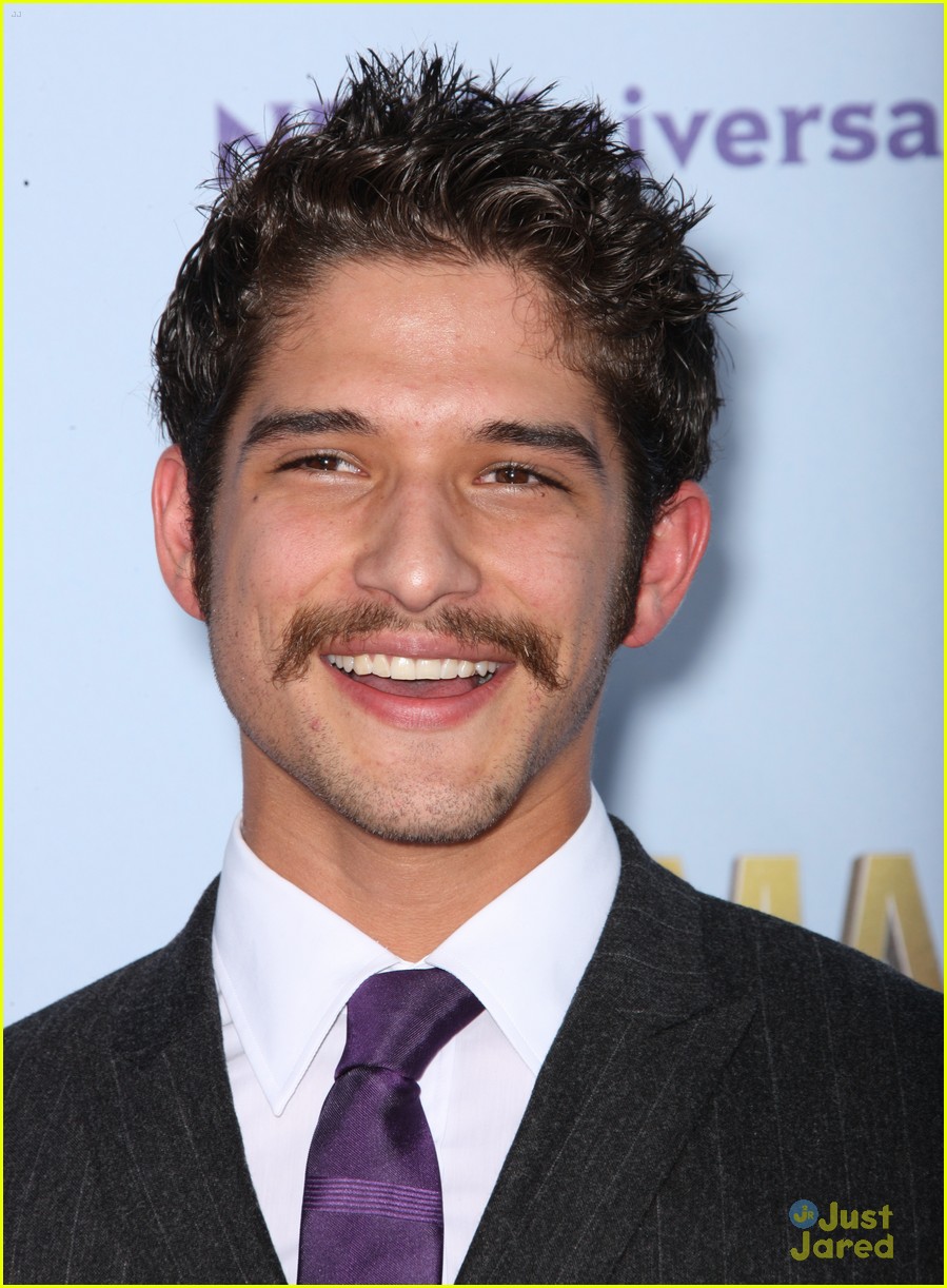 Tyler Posey Wins at ALMA Awards 2012