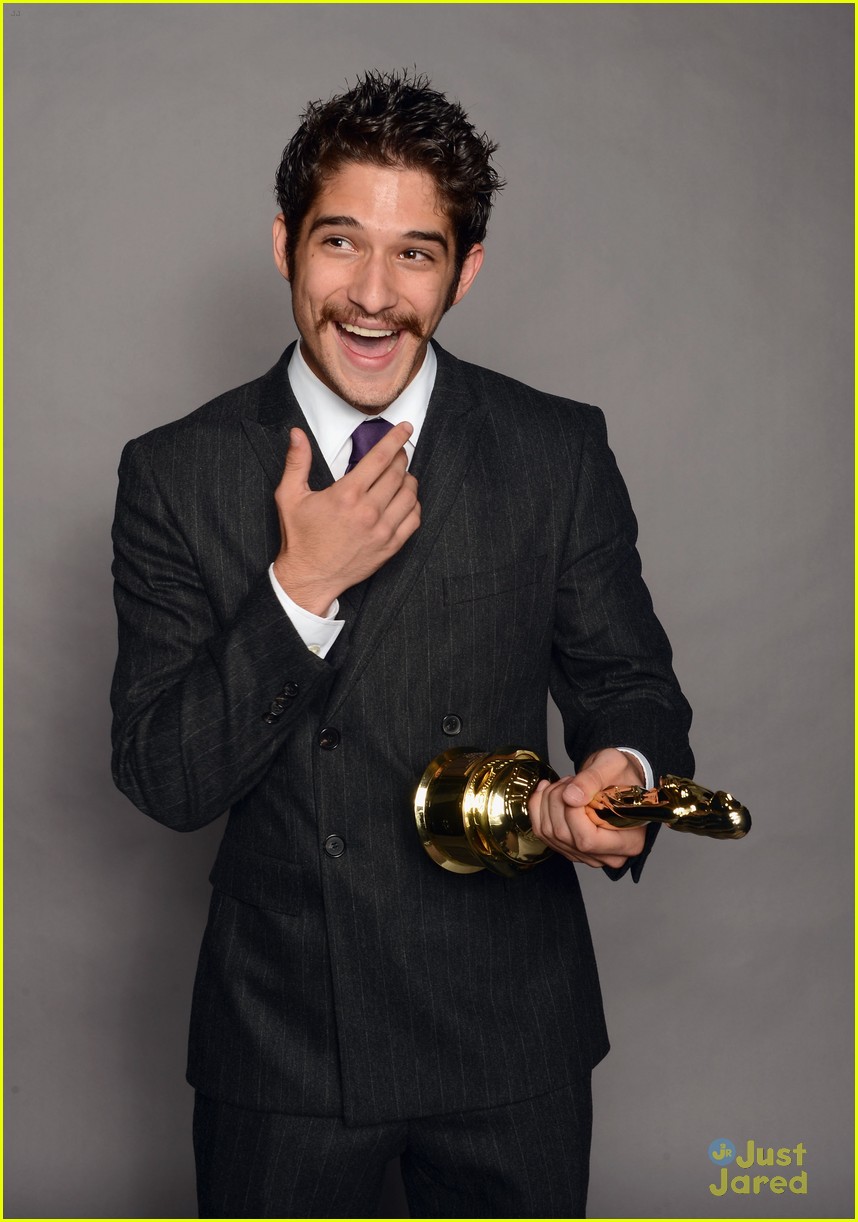 Tyler Posey Wins at ALMA Awards 2012