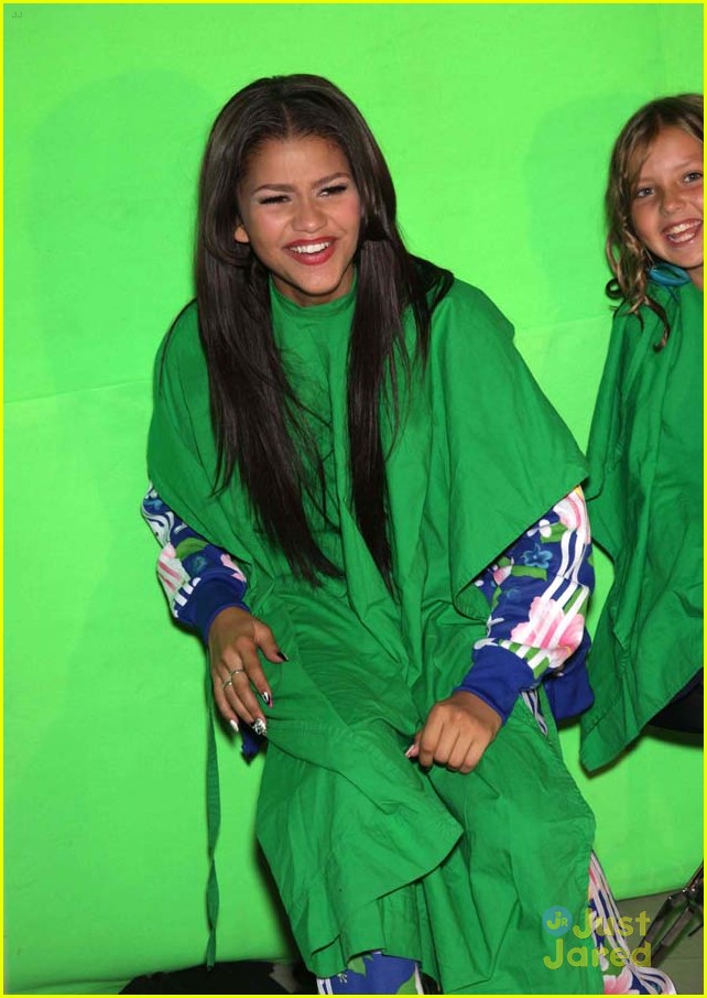 Zendaya: Sweet 16 Party Pics!
