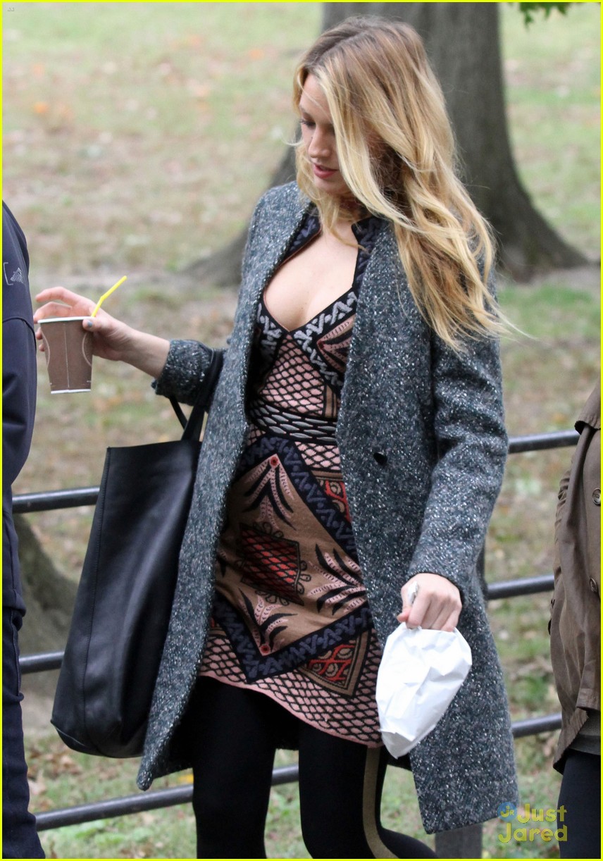 Blake Lively: Wedding Bouquet on 'Gossip Girl' Set
