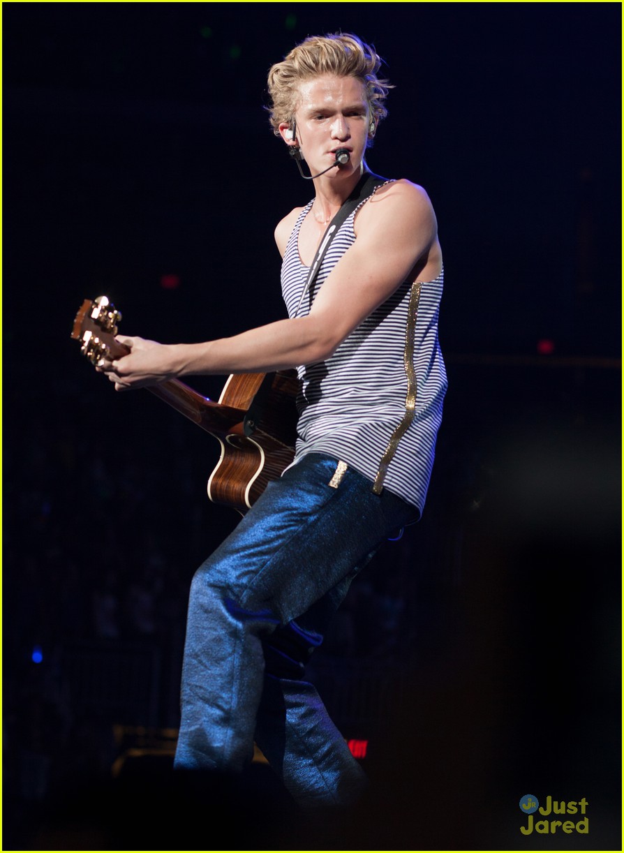 Carly Rae Jepsen & Cody Simpson Have a 'Good Time' in Arizona