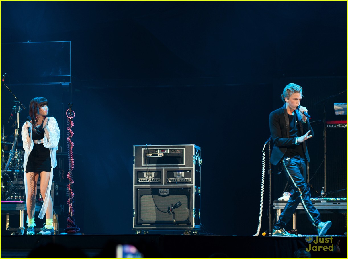 Carly Rae Jepsen & Cody Simpson Have a 'Good Time' in Arizona
