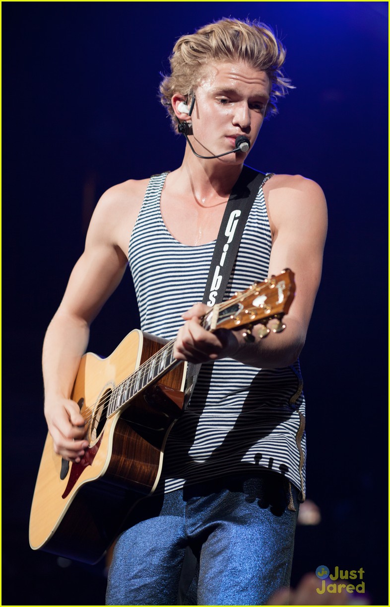 Carly Rae Jepsen & Cody Simpson Have a 'Good Time' in Arizona
