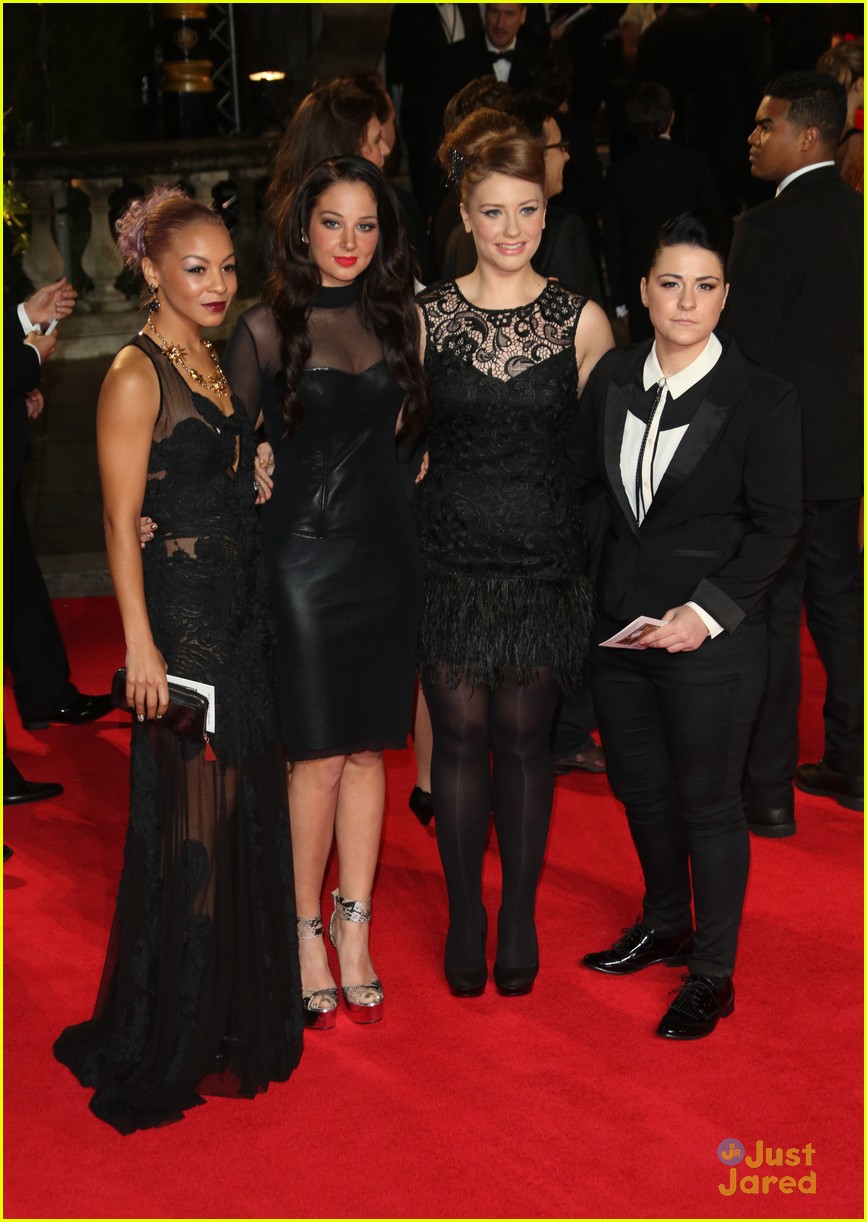 Ella Henderson: 'Skyfall' Premiere Pretty