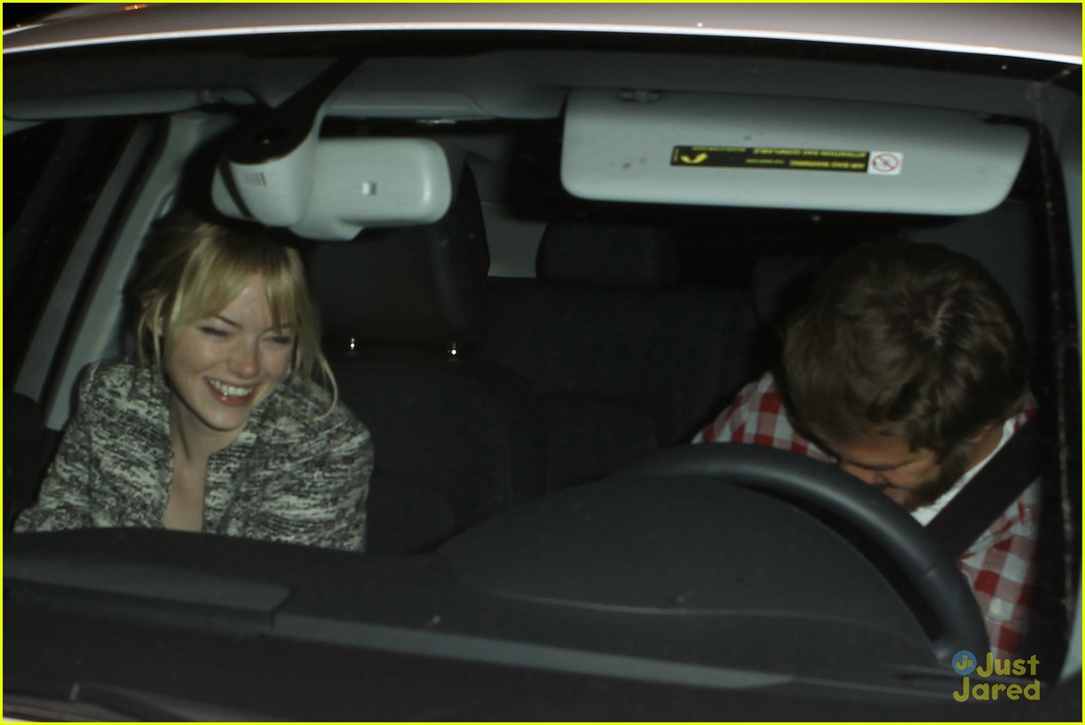 Emma Stone: Tavern Dinner with Andrew Garfield!