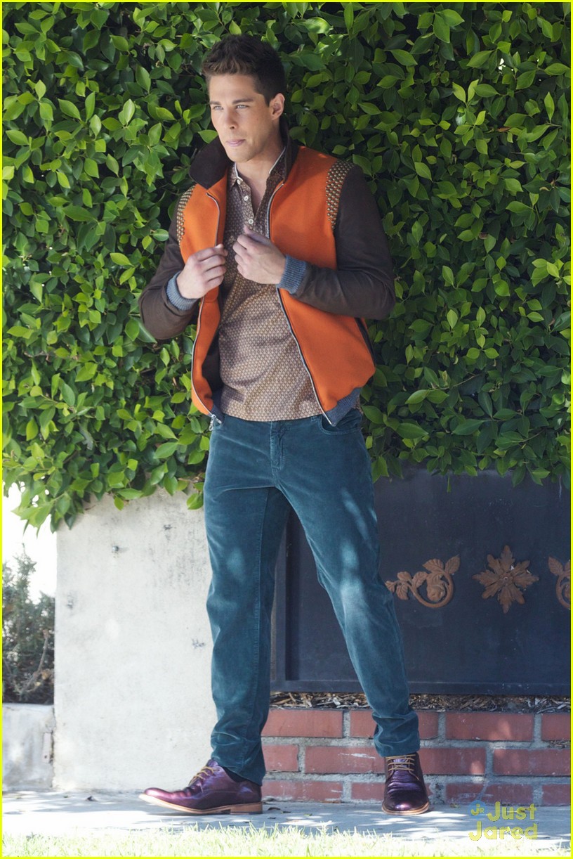 Dean Geyer: Photo Shoot Heartthrob