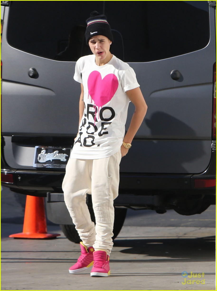 Justin Bieber & Selena Gomez: Trampoline Park Date!