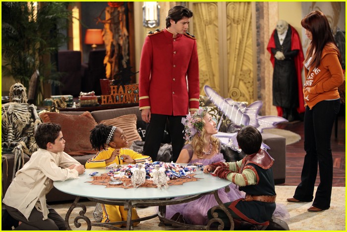 New Halloween-Themed 'Jessie' This Friday!