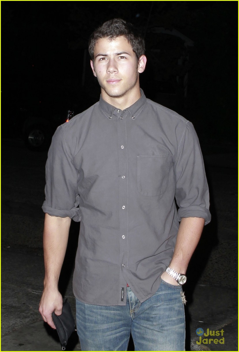 The Jonas Brothers: Osteria Mamma Restaurant with Danielle!