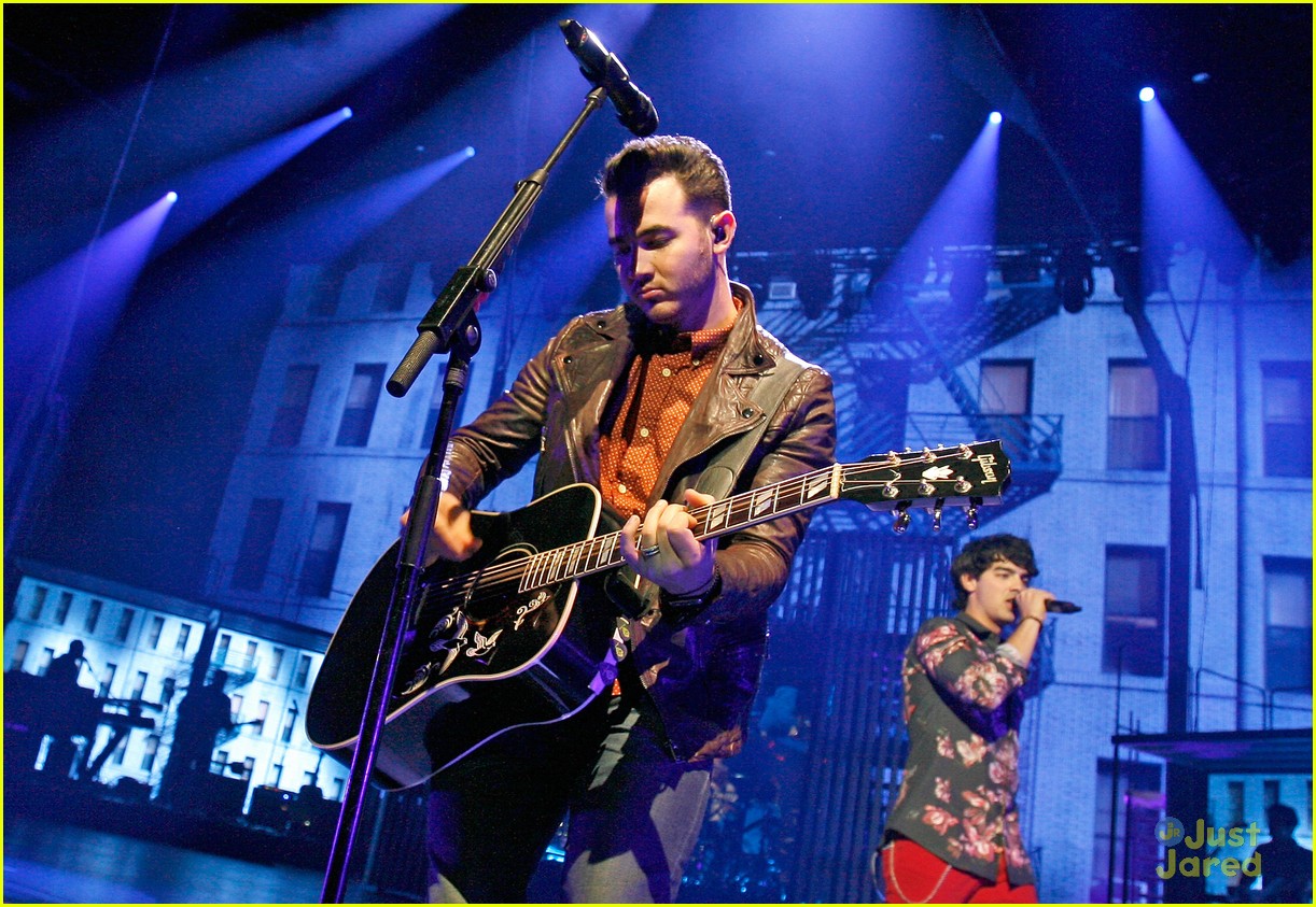 Jonas Brothers Debut New Songs at Radio City Music Hall!