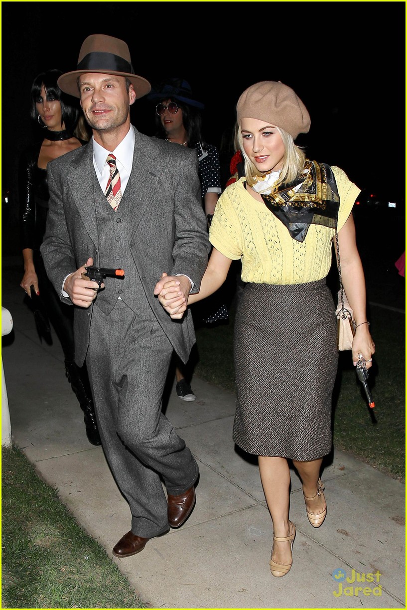 Julianne Hough & Ryan Seacrest: Bonnie & Clyde For Halloween!