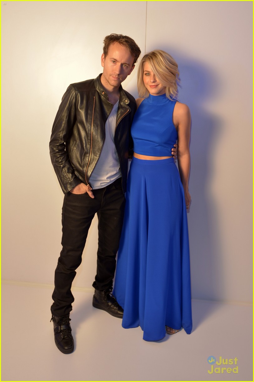 Julianne Hough: Samsung Galaxy Launch!