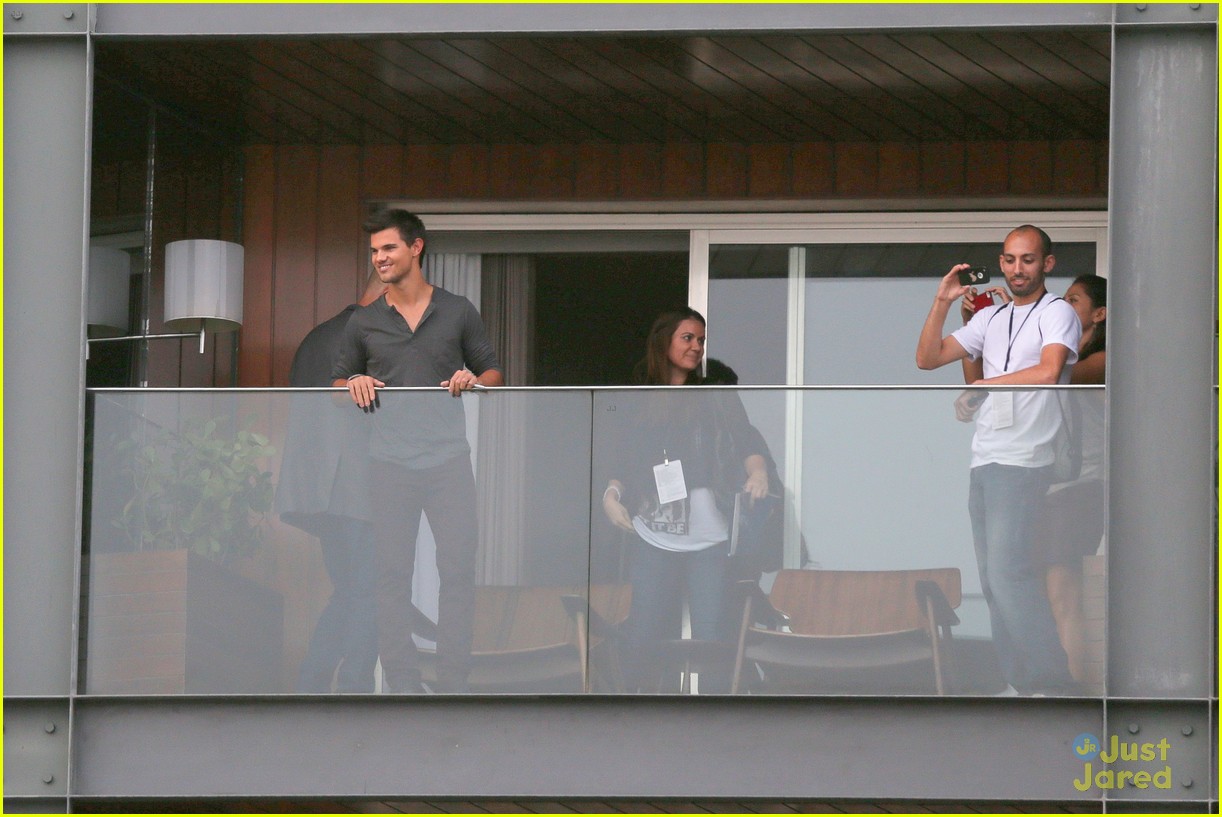 Taylor Lautner: New 'Breaking Dawn' TV Spot - 'Alive'
