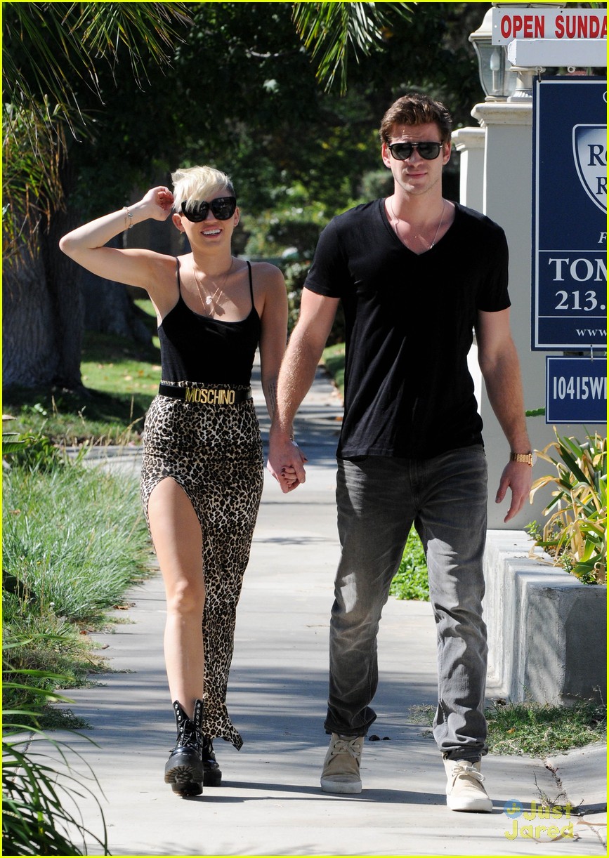 Liam Hemsworth: Injured On 'The Hunger Games: Catching Fire' Set!