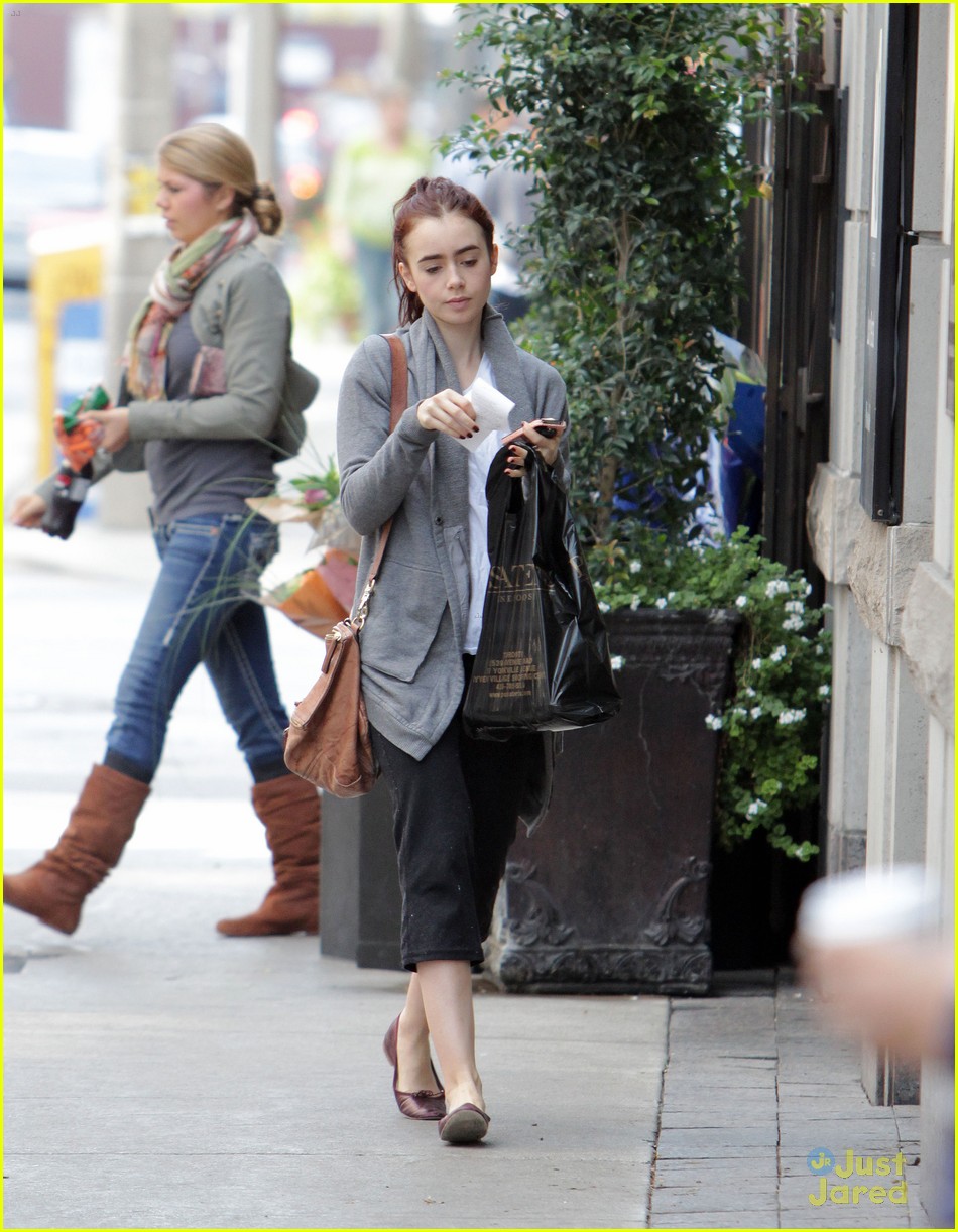 Lily Collins: Pusateri's Food Pick Up