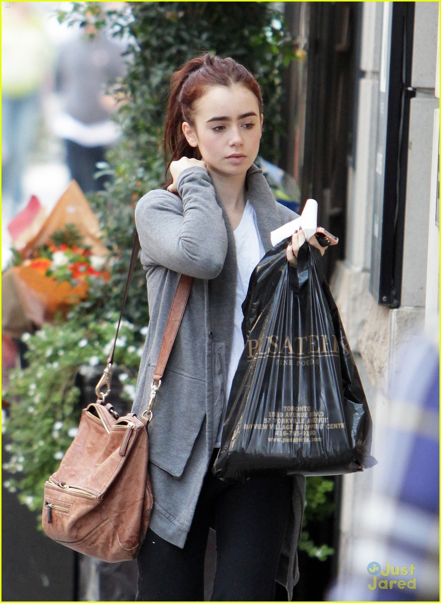 Lily Collins: Pusateri's Food Pick Up