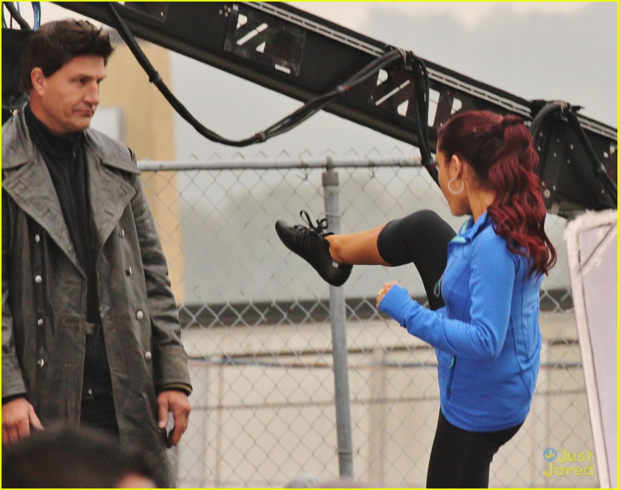 Jennette McCurdy & Ariana Grande: 'Swindle' Set!